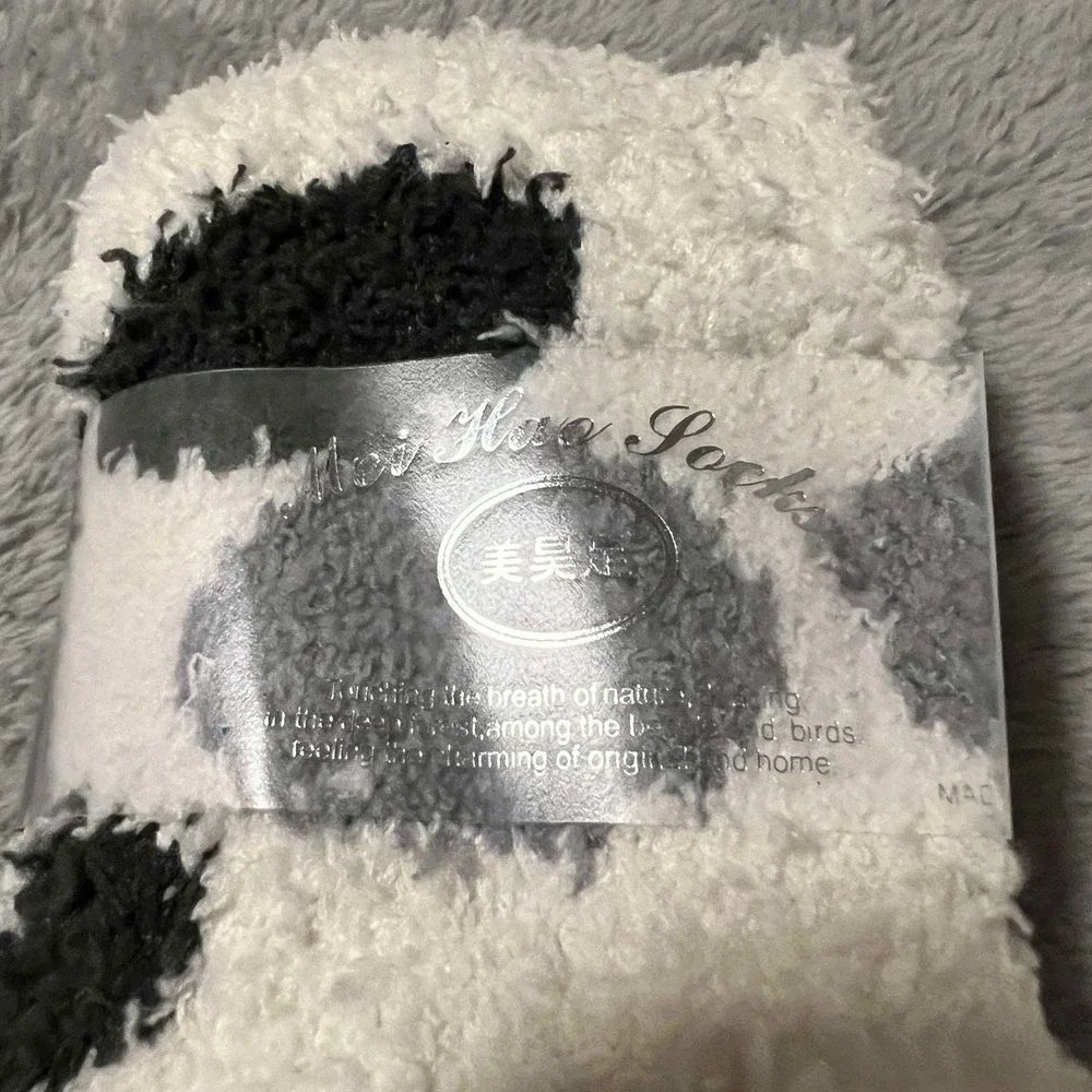 Mei Hao Socks Soft Polyester Women OneSize White/Gray Cat & Pom Balls Kawaii NEW